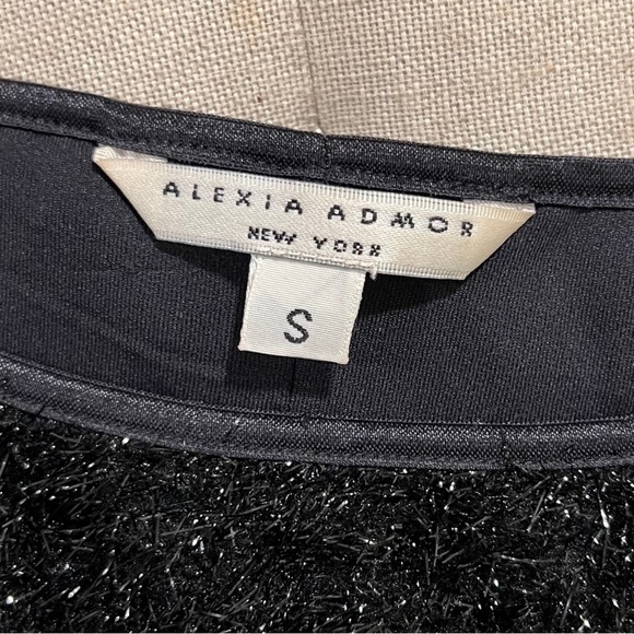 Alexia Admor New York Cropped Sparkly Holiday NYE Y2K Party Top - Picture 5 of 5
